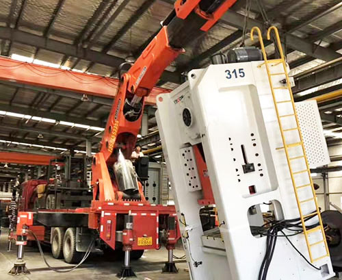 黔西南附近随车吊出租，轻松解决运输难题